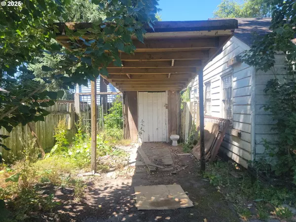 Portland, OR 97211,9403 NE GERTZ CT