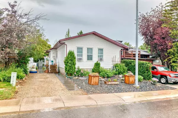 56 Big Springs HL Southeast, Airdrie, AB T4A1L3