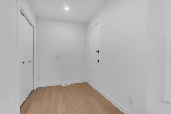 Calgary, AB T1Y 2X8,247 Rundlecairn RD NE