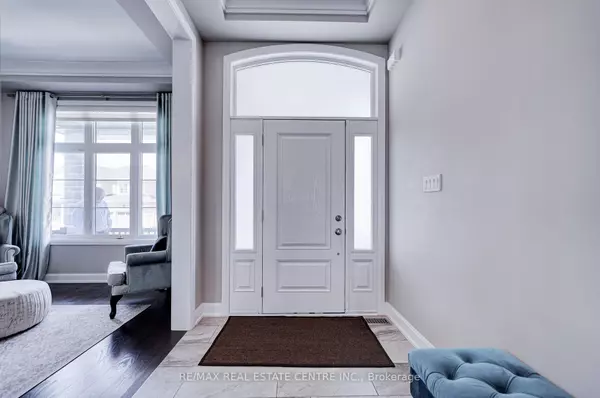 Oakville, ON L6M 1N3,438 North Park BLVD