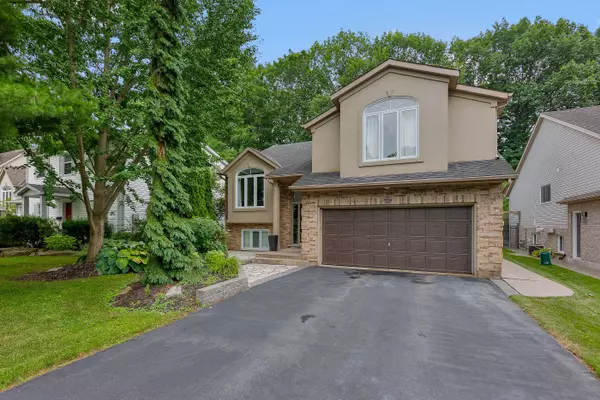 Niagara Falls, ON L2H 3J2,7498 GREENDALE ST