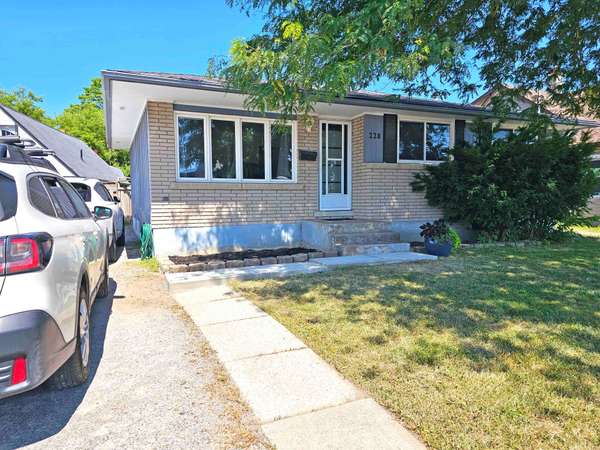 228 Pelham RD, St. Catharines, ON L2S 1X6