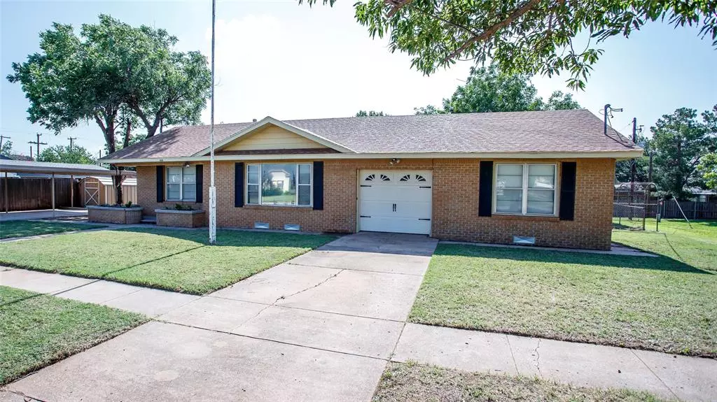 406 S Center, Archer City, TX 76351