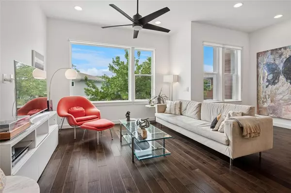 9068 Corsair Place, Dallas, TX 75218
