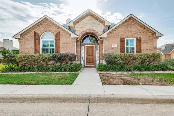 2617 Britany Circle, Bedford, TX 76022