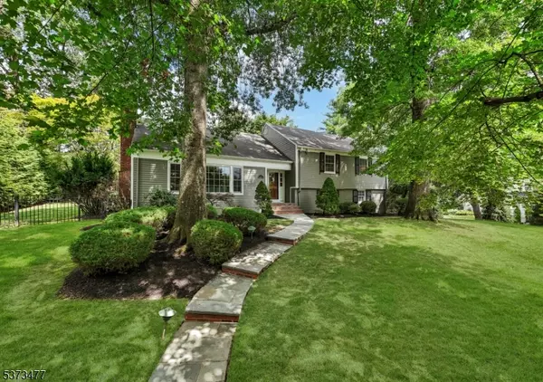 2 Inverness Ct, Millburn Twp., NJ 07078