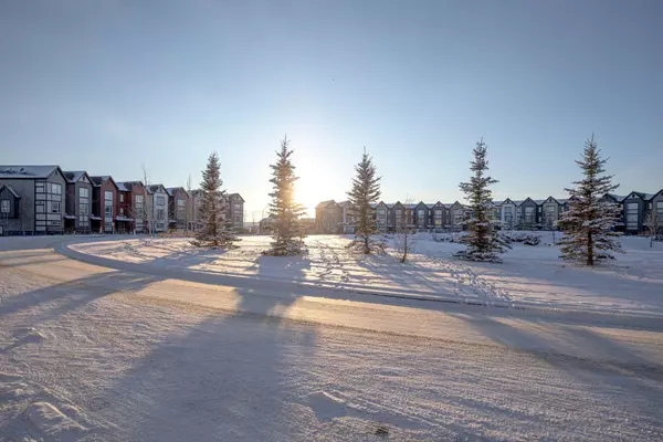 Calgary, AB T3P 0Y1,44 Evanscrest MNR NW