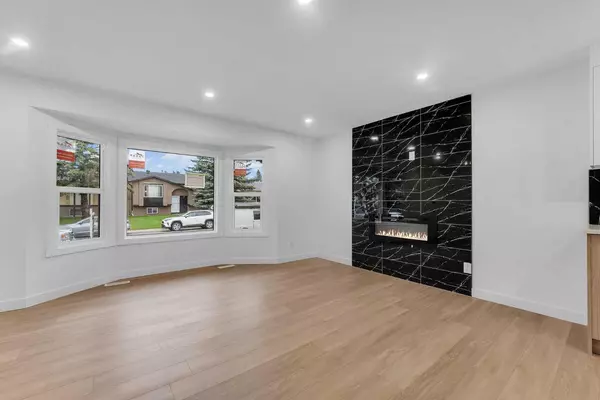 Calgary, AB T1Y 2X8,247 Rundlecairn RD Northeast