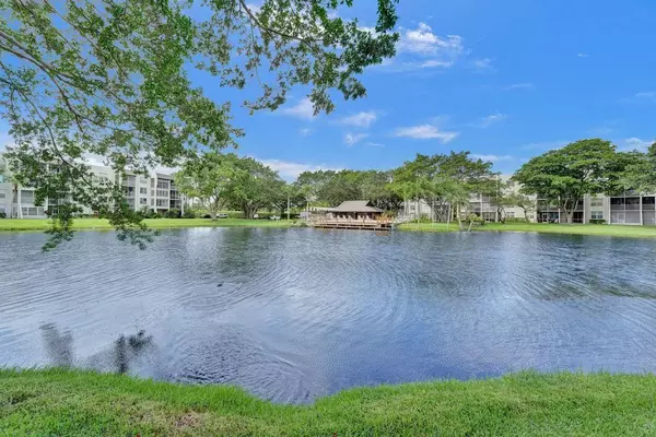9230 Lagoon Pl #406, Davie, FL 33324