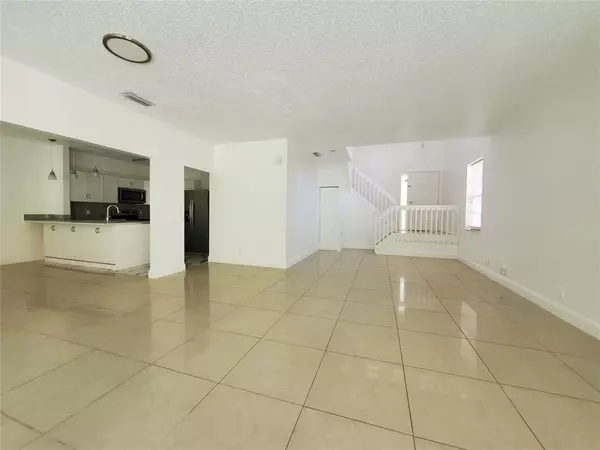 Coral Springs, FL 33076,10665 NW 48th St