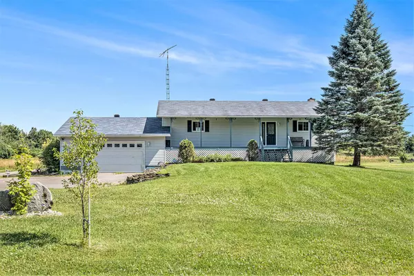 887 Macpherson RD, Montague, ON K7A 4S4