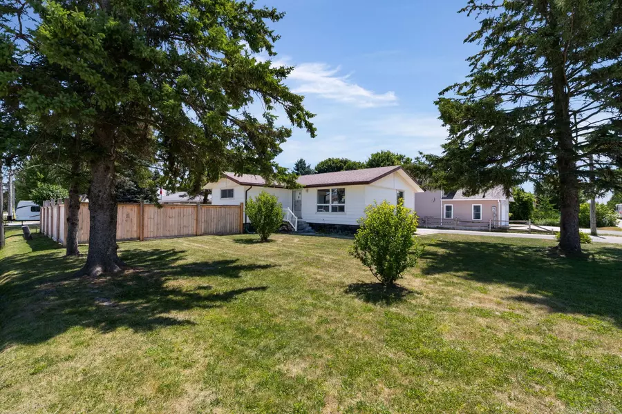 203 Sutherland ST N, Clearview, ON L0M 1S0
