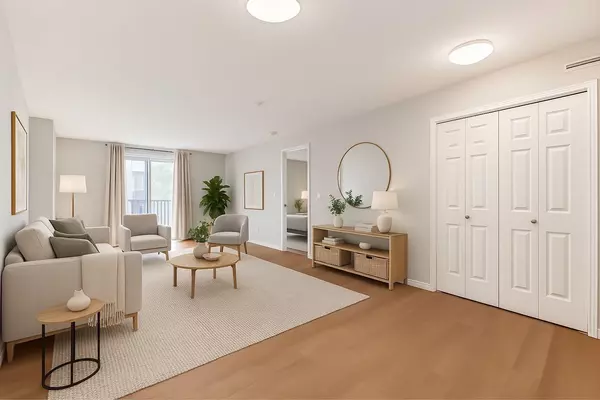 Calgary, AB T3K 5J8,9 Country Village Bay NE #207