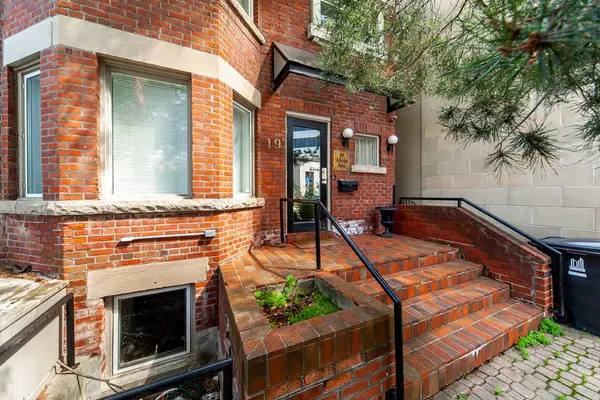 Toronto C09, ON M4T 2A7,19 Alvin AVE