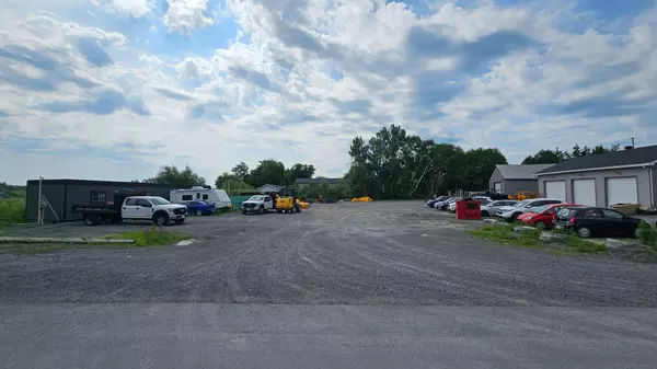 Carp - Huntley Ward, ON K0A 1L0,2590 (a) Carp RD