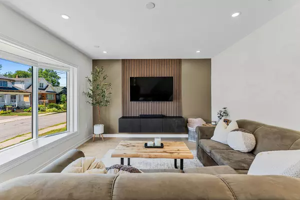 St. Catharines, ON L2M 5M5,18 Elberta ST