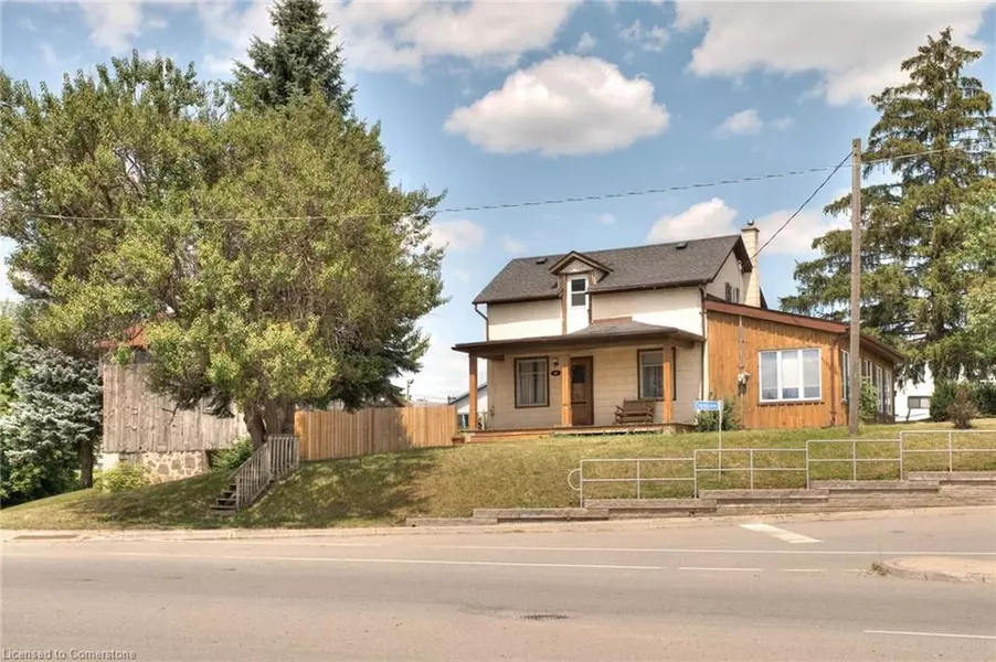 28 Manitou DR, Kitchener, ON N2C 2K7