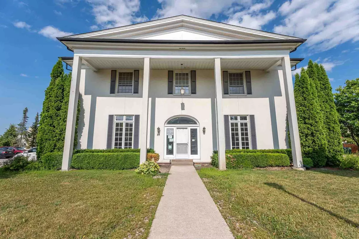 Newmarket, ON L3X 2H5,83 Dawson Manor BLVD