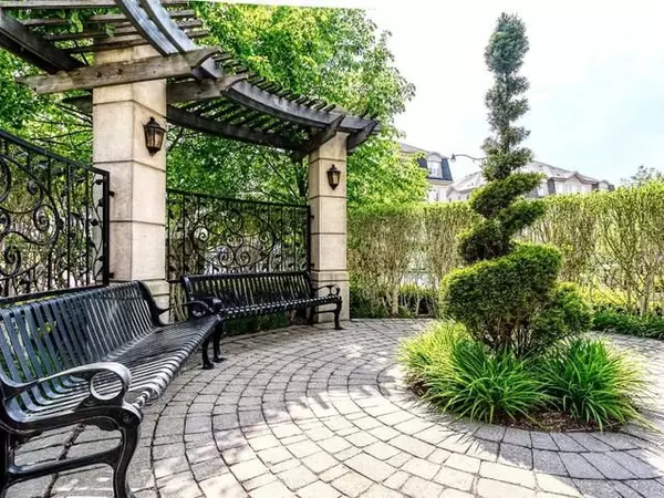Toronto C13, ON M3C 4C4,16 Dallimore CIR #107
