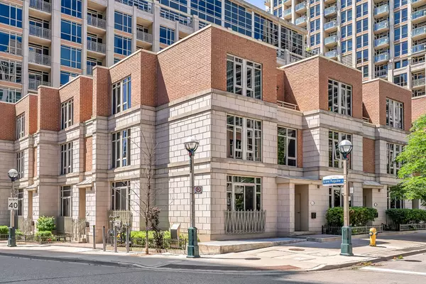 Toronto C01, ON M5V 1P4,81 Sloping Sky Mews #Townhouse 7