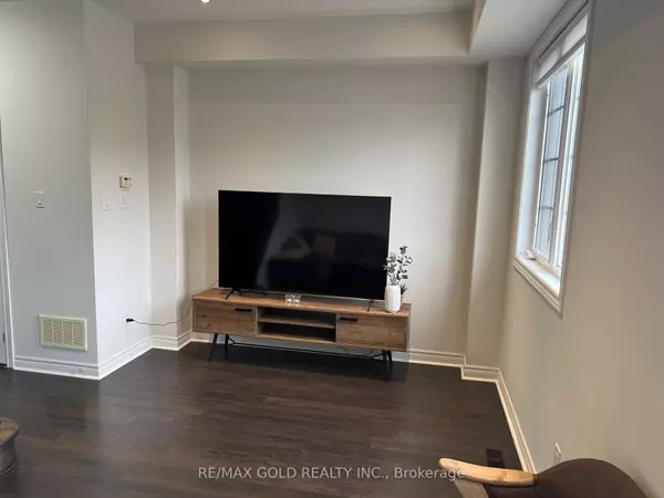 Pickering, ON L1V 7H6,285 Finch AVE #23