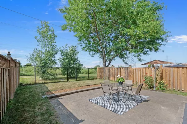 Pickering, ON L1X 2T7,1132 Gossamer DR