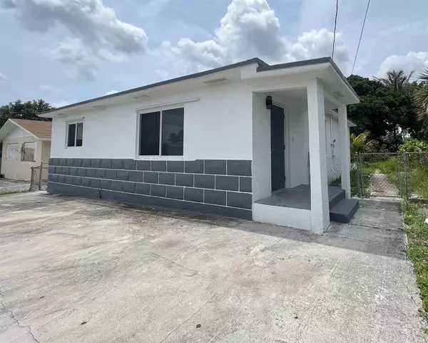 1449 W 36th St, Riviera Beach, FL 33404