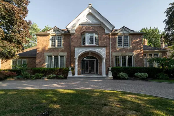 15 Daffodil AVE, Markham, ON L3T 1N2