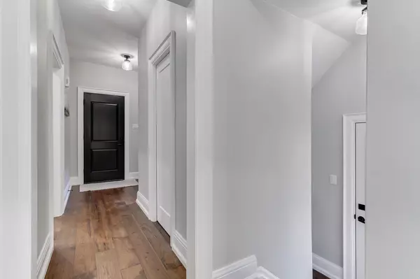 Newmarket, ON L3Y 1V6,379 Park AVE