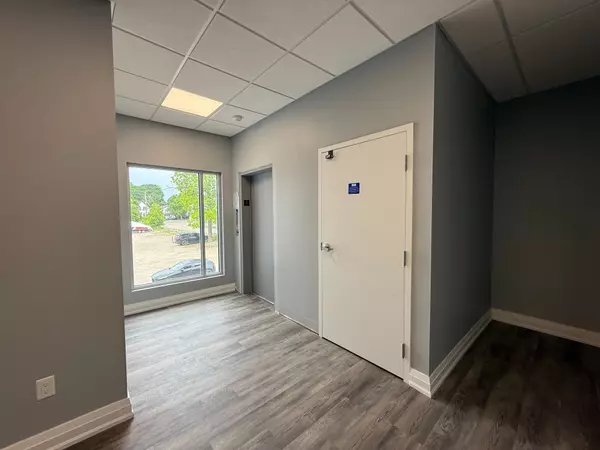 Midland, ON L4R 3M7,361 King ST #1
