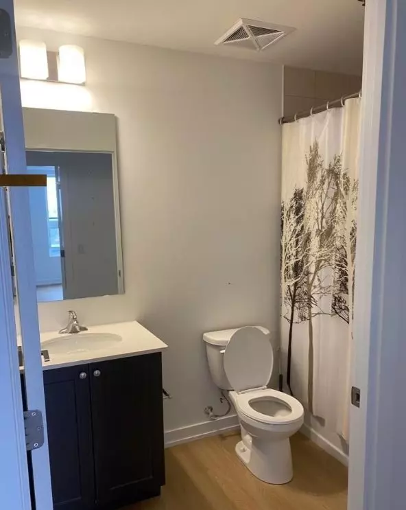 Barrie, ON L9J 0M1,430 Essa RD #220
