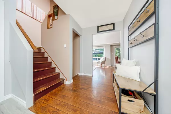 Burlington, ON L7M 1Y6,3104 Autumn Hill CRES