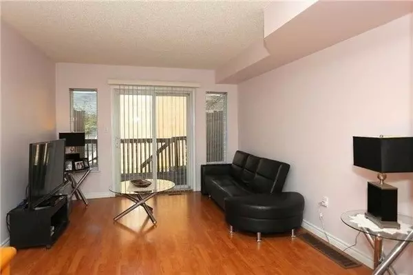 Mississauga, ON L5R 3V9,80 Strathaven DR #71