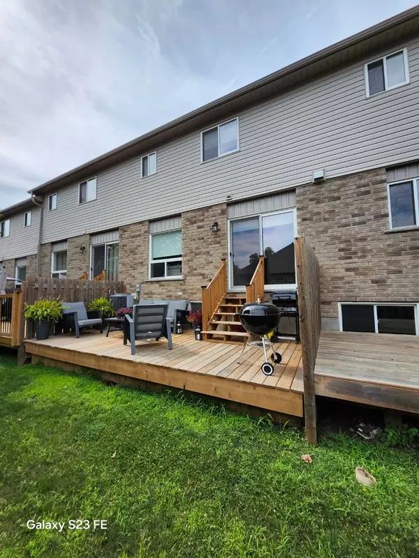 London South, ON N6K 0G5,1220 RIVERBEND RD #45