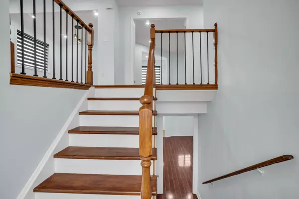 Niagara Falls, ON L2H 3A9,8171 Marcon ST