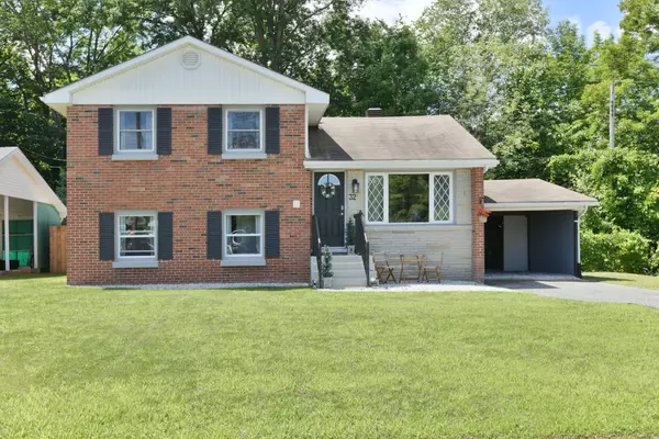 32 Francis ST, Renfrew, ON K7V 1C2
