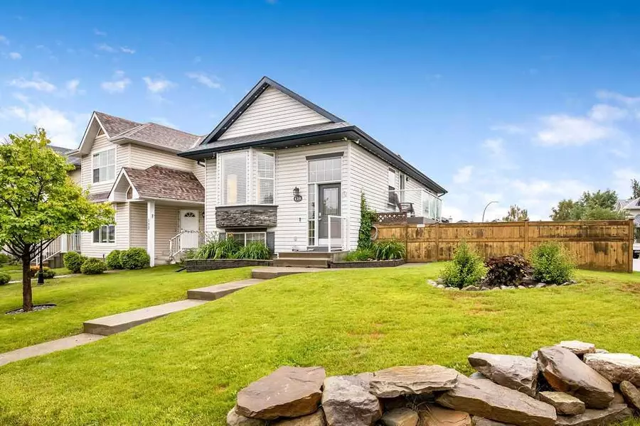 128 Cramond CRES Southeast, Calgary, AB T3M 1B8