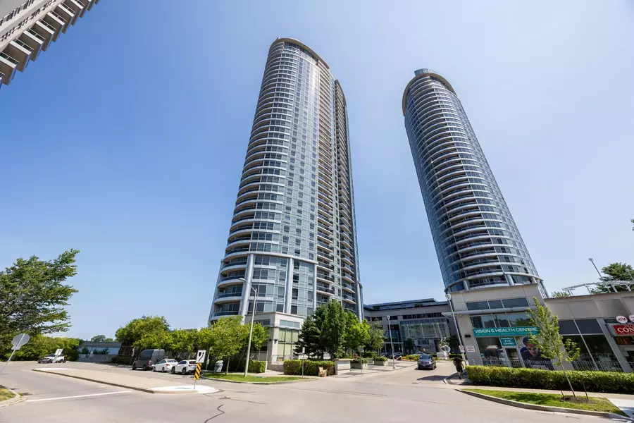 135 Village Green SQ #822, Toronto E07, ON M1S 0G4
