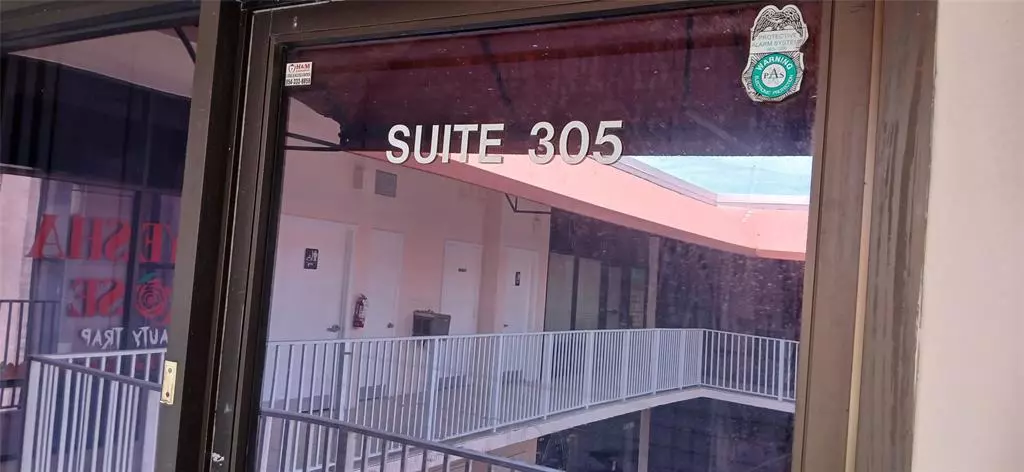 8358 W Oakland Park Blvd #305, Sunrise, FL 33351