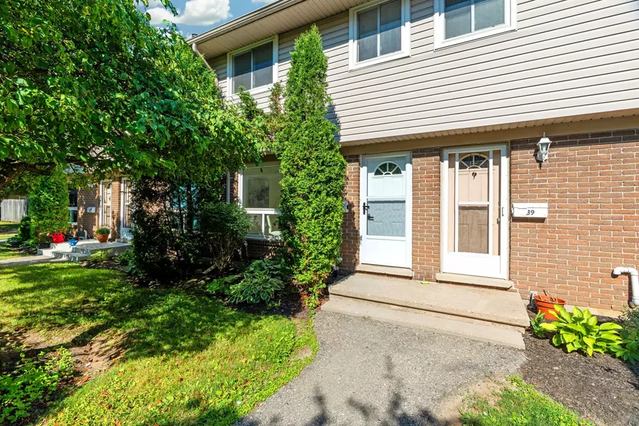 88 Avonwood DR #38, Stratford, ON N4Z 1B3