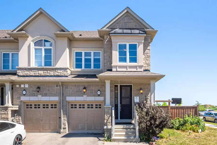 39 Talence DR, Hamilton, ON L8J 0L2