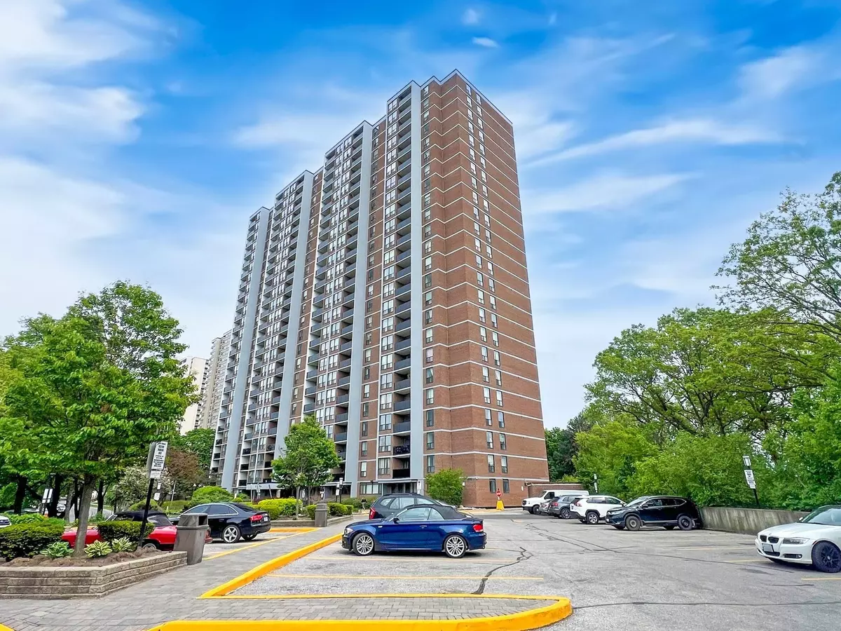 Toronto W04, ON M6M 5A2,85 Emmett AVE #2005