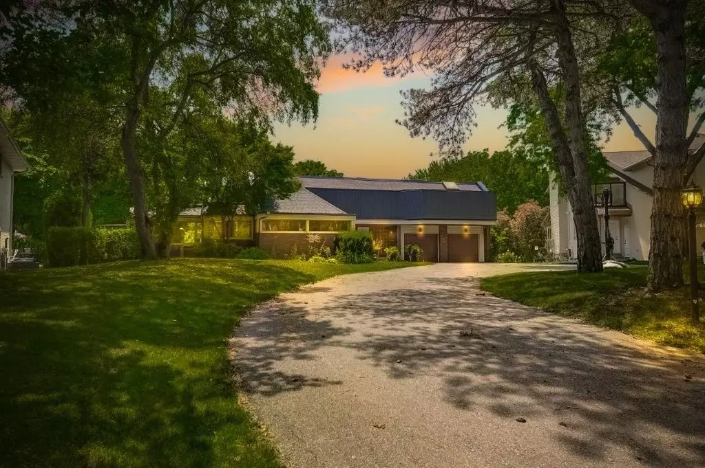 Toronto W08, ON M9A 4A5,79 Edenvale CRES