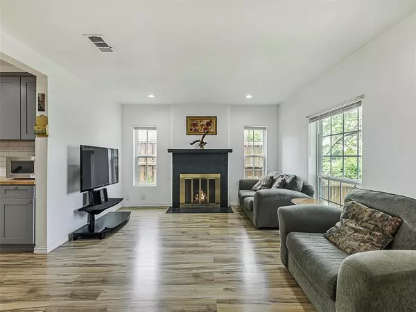 Dallas, TX 75211,2522 W Jefferson Boulevard