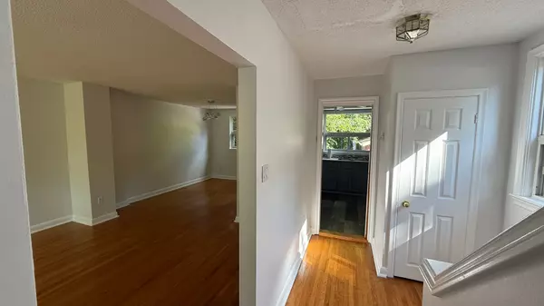 Toronto C15, ON M2K 1B7,704 Sheppard AVE E