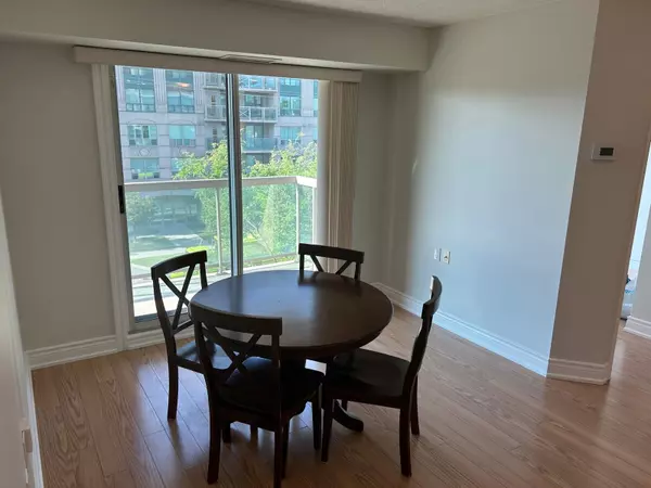 Toronto C06, ON M3H 2T7,935 Sheppard AVE W #310