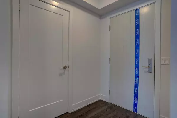 Oshawa, ON L1L 0R5,2550 Simcoe ST #813