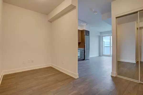 Oshawa, ON L1L 0R5,2550 Simcoe ST #813