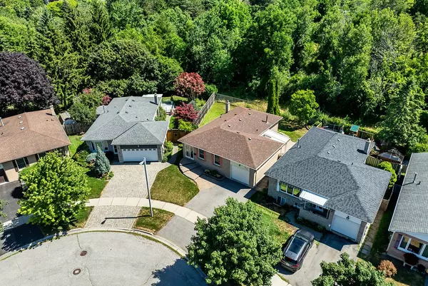 Whitby, ON L1N 7K8,55 Regency CRES