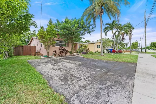6860 SW 18TH CT, North Lauderdale, FL 33068